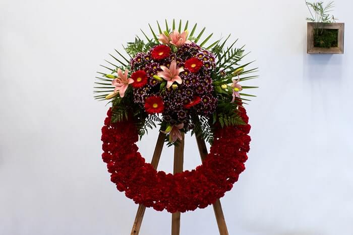 Corona funeraria realizada en Rey Ardid