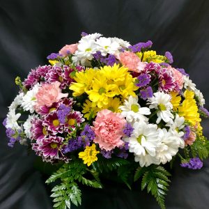 Ramo de flores naturales con margaritas, claveles y gerberas