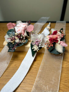 pulseras de flores para novia