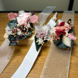 pulseras de flores para novia