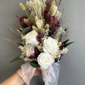 Ramo de flores preservadas para novia de rosas