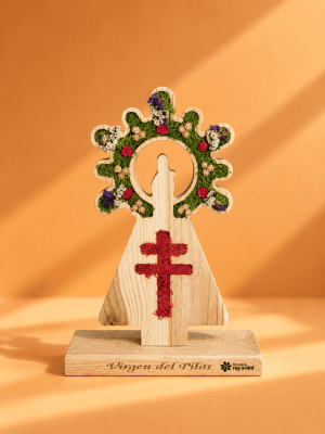 Virgen del Pilar con la Cruz de Lorena en flor preservada