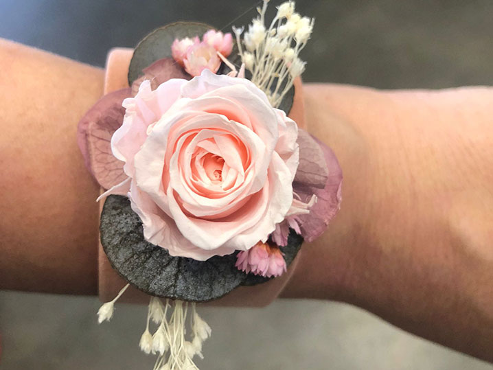 pulseras de flores para novia